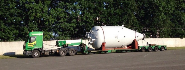 Spezialtransporte von Lagerbehältern, Silos oder Tanks in die Ukraine